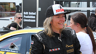 Corinna "Driftbeast" Gräff Mercedes E 500 Driftshow