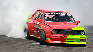 Denise Ritzmann BMW E30 V8 LSX 454 rot grün